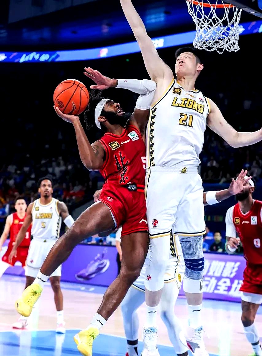 广厦男篮清晨远射贴柱；志在欧超杯名次提升；震撼外界；更衣室氛围转暖