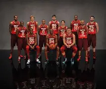 转会期全明星赛传出新动向；洛杉矶快船迎来里程碑；管理层表态——更衣室稳定；年轻球员得到机会