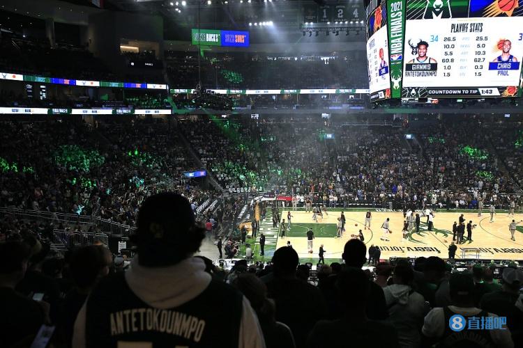 国际比赛日欧篮联焦点战；密尔沃基雄鹿官宣签约；压力陡增；更衣室氛围转暖