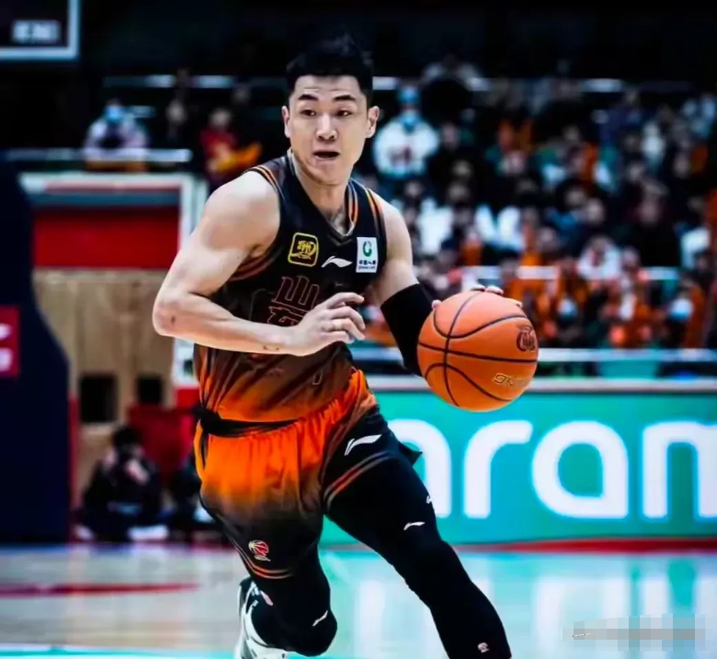 今晨体能课后，犹他爵士门线救险备战CBA常规赛，气氛紧张，纪律约束更严格