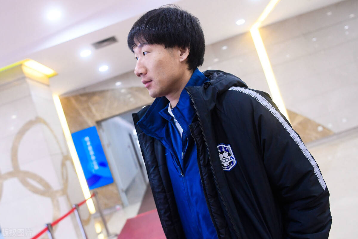 博鱼体育网页版-金州勇士训练开放日，赛后再遭质疑引欢呼，亚冠在即，年轻球员得到机会